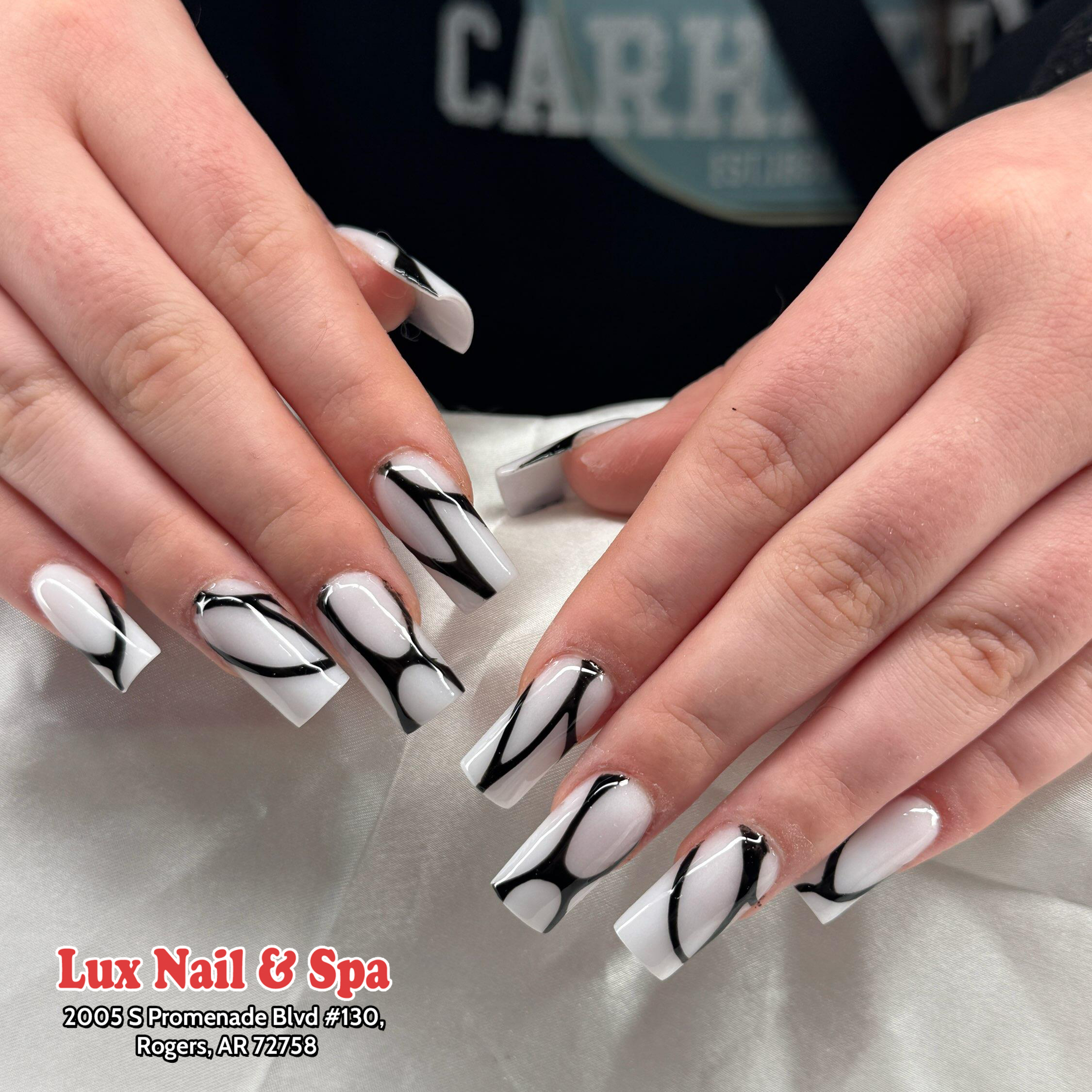  Lux Nail & Spa 